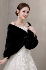 Elegant Black Ears-Embellished Wedding Dress Shawl