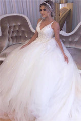 stylesnuggle offers beautiful A-line Lace Ball Gown Wedding Dresses to fit your style, body type fashion sense. Check out the Ball Gown prom dress of your dreams!