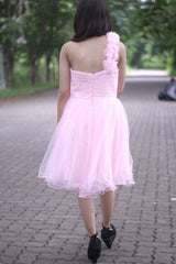 A-line One-shoulder Knee Length Tulle Handmade Flower Homecoming Dress-stylesnuggle