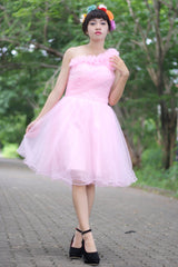 A-line One-shoulder Knee Length Tulle Handmade Flower Homecoming Dress-stylesnuggle