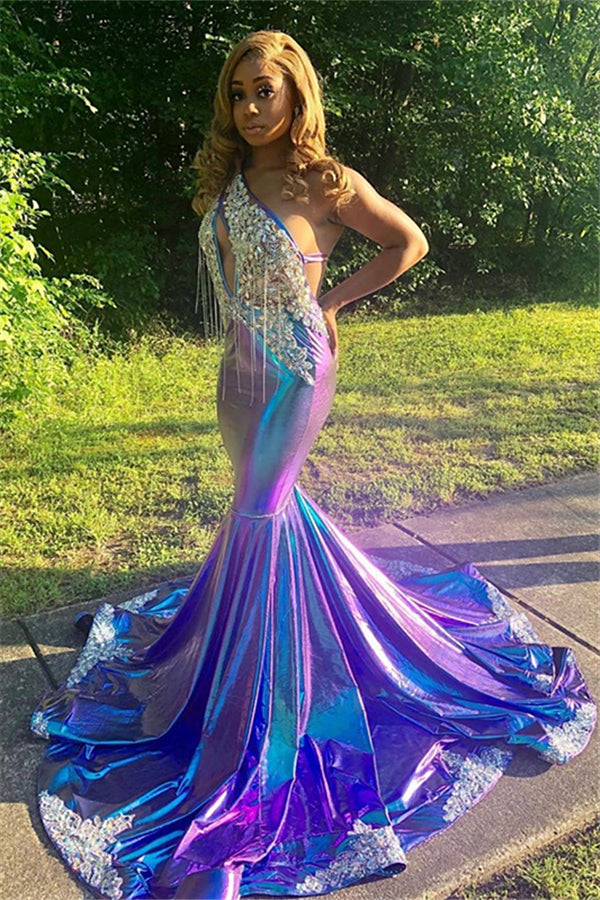 stylesnuggle offers Asymmetric Beads Appliques Prom Dresses Alluring Open Back Fit and Flare Evening Gowns On Sale at an affordable price from to Mermaid skirts. Shop for gorgeous Sleeveless collections for your big day.