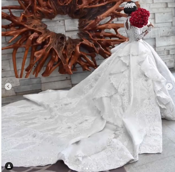 Easily attract others's attention with Long Sleevess Sparkle Applique Satin Wedding Dresses from stylesnuggle, all in latest design with delicate Luxurious details.