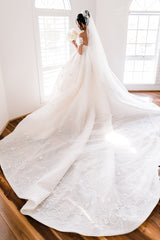 Ball Gown Off-the-shoulder Floor Length Tulle Applique Wedding Dress-stylesnuggle