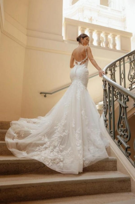 Beautiful Long Mermaid V-neck Spaghetti Straps Wedding Dresses with Lace