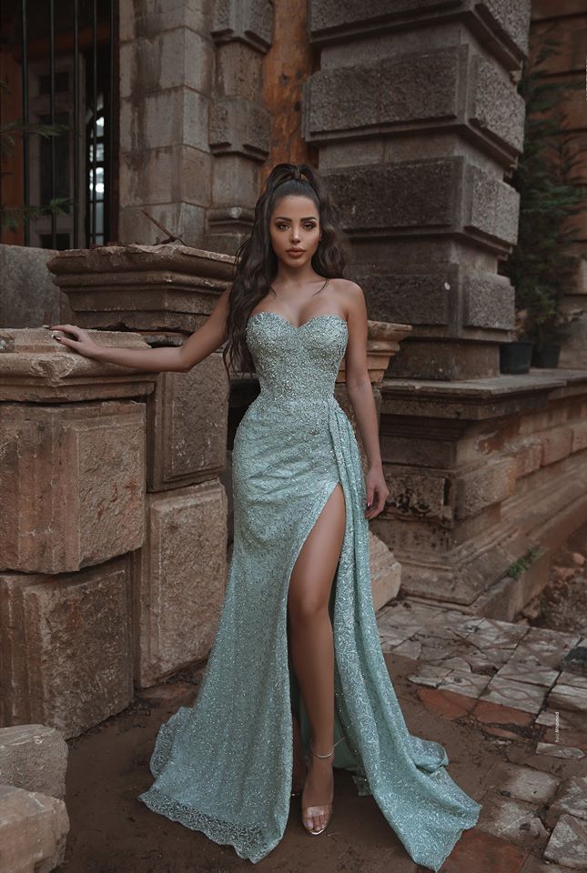 stylesnuggle offers Beautiful Shining Crystal Sweetheart Sleeveless Prom Dresses With Split A Line Evening Gowns at cheap prices from  to A-line Floor-length. They are Gorgeous yet affordable Sleeveless Prom Dresses. You will become the most shining star with the dress on.