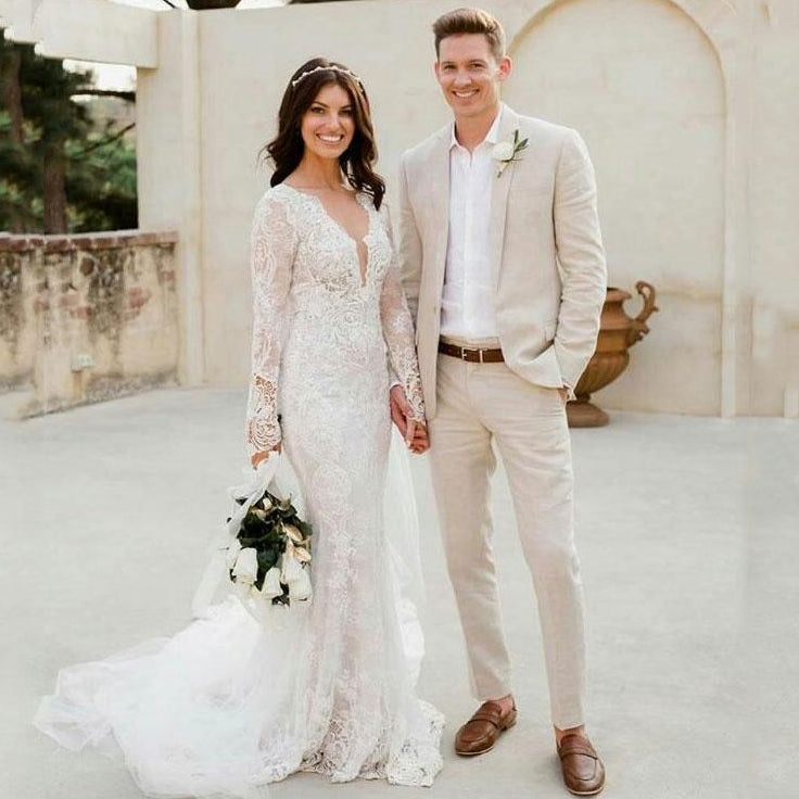 stylesnuggle made this Casual Beach Wedding Groom Suits Online, Summer Bespoke Men Suits for Sale with rush order service. Discover the design of this Khaki Solid Notched Lapel Single Breasted mens suits cheap for prom, wedding or formal business occasion.