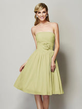 A-Line Charming Strapless Sleeveless Hand-Made Flower Short Chiffon Bridesmaid Dresses