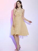 A-Line Charming Strapless Sleeveless Hand-Made Flower Short Net Bridesmaid Dresses