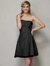 A-Line Charming Strapless Sleeveless Pleats Applique Short Chiffon Bridesmaid Dresses