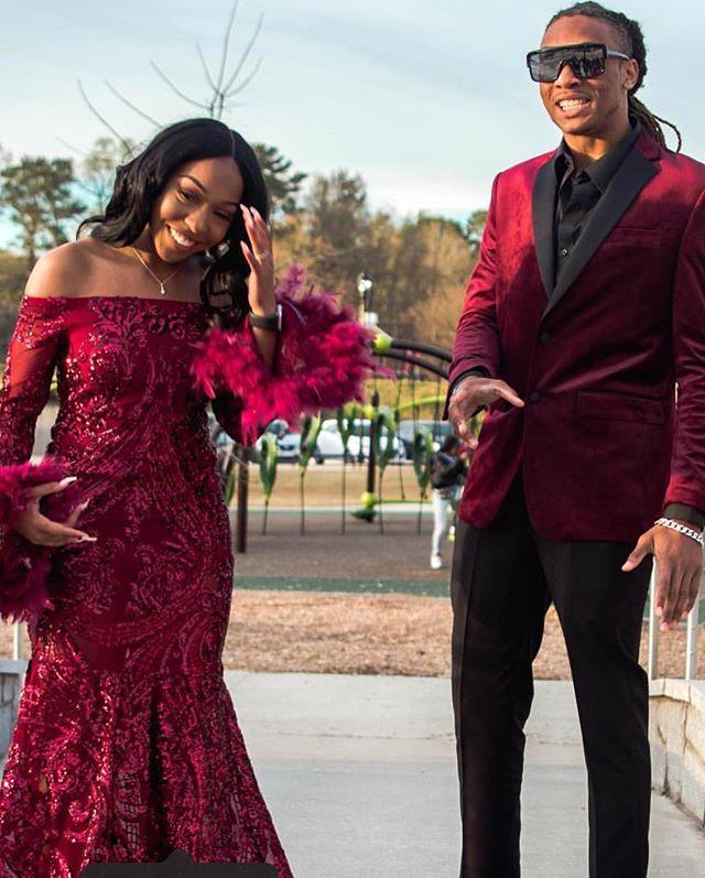 stylesnuggle offers Chic Off-the-shoulder Burgundy Shining Sequined Long Prom Party Gowns with Fur at a cheap price from Sequined to A-line Floor-length hem. Gorgeous yet affordable Long Sleevess Prom Dresses.