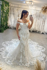 Chic Off-the-Shoulder Sleeveless Mermaid Lace Wedding Dress with Cathedral Train-stylesnuggle