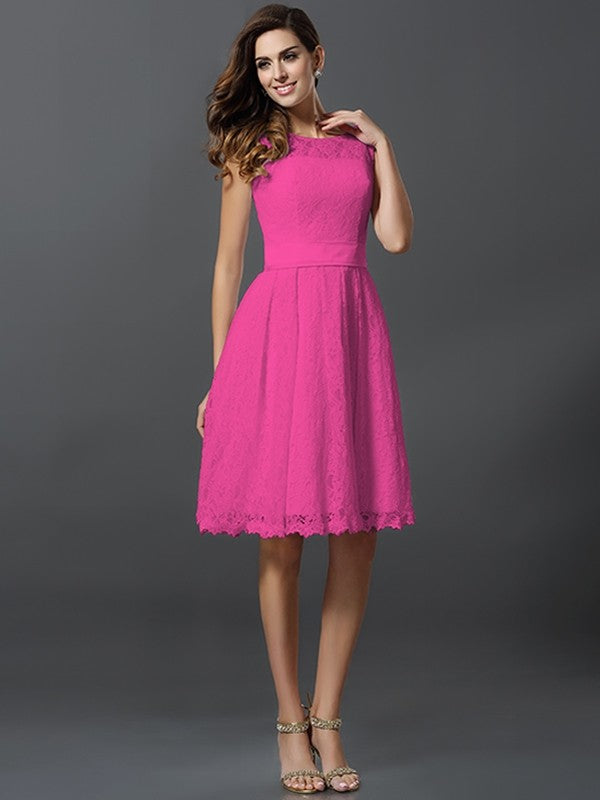 A-Line Charming Scoop Sleeveless Short Lace Bridesmaid Dresses