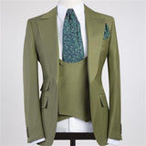 Chic Three Pieces Peaked Lapel Bespoke Men Suit for Prom-stylesnuggle