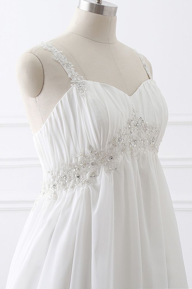 stylesnuggle.com supplies you Chiffon Wedding Dresses Straps Bridal Gowns at reasonable price, this dress will make your guests say wow. The Straps bodice is thoughtfully lined, and the Floor-length skirt with Appliques to provide the airy, flatter look of 30D Chiffon.