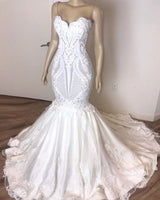 Wanna get a perfect dress for big day? We meet all your need with this Sleeveless Sweetheart Lace Appliques Mermaid Wedding Dress.