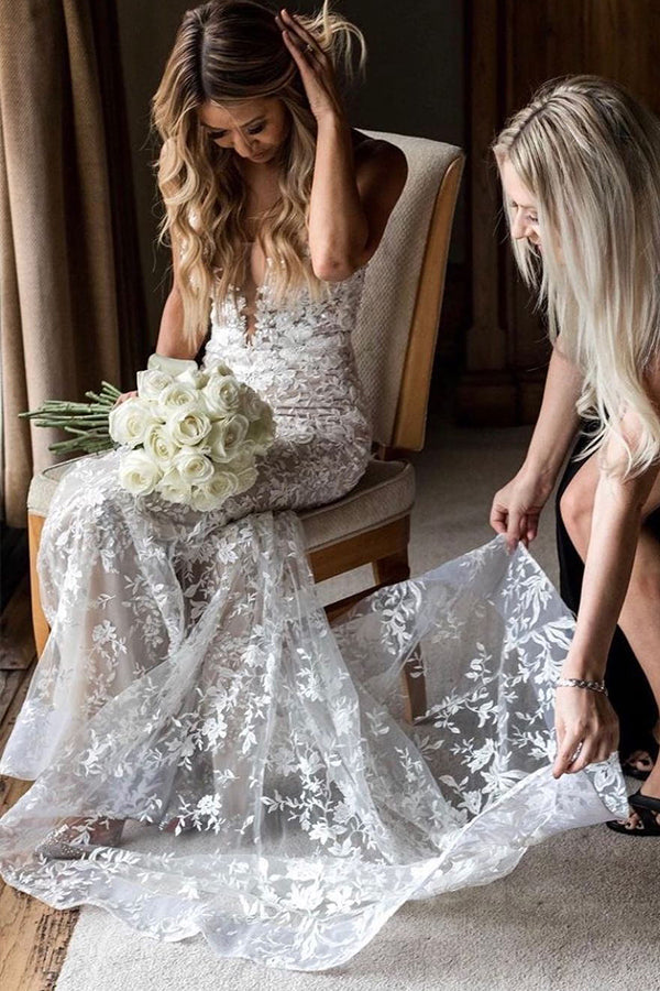 Looking for a dress in Lace, Mermaid style, and Amazing Lace,Beading,Appliques work? We meet all your need with this Classic Classic V-Neck Spaghetti Straps Mermaid Wedding Gown Floral Lace Dress for Bride.