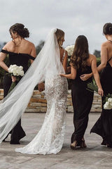 Looking for a dress in Lace, Mermaid style, and Amazing Lace,Beading,Appliques work? We meet all your need with this Classic Classic V-Neck Spaghetti Straps Mermaid Wedding Gown Floral Lace Dress for Bride.