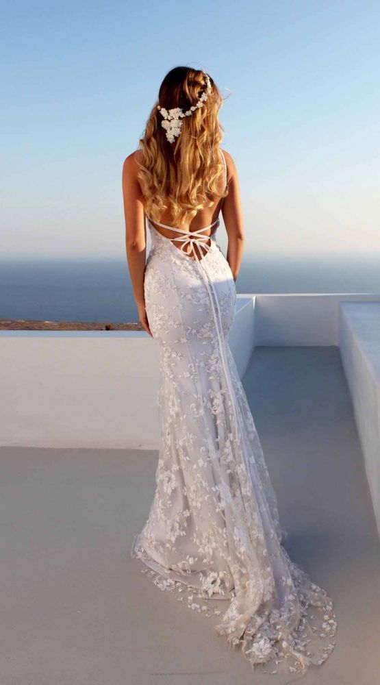 stylesnuggle offers new Cloth-fitting Floor Length Lace V-neck Spaghetti Open Back Prom Dresses Party Gowns With Lace Up at cheap prices. It is a gorgeous Column Prom Dresses, Evening Dresses in Lace,  which meets all your requirement.