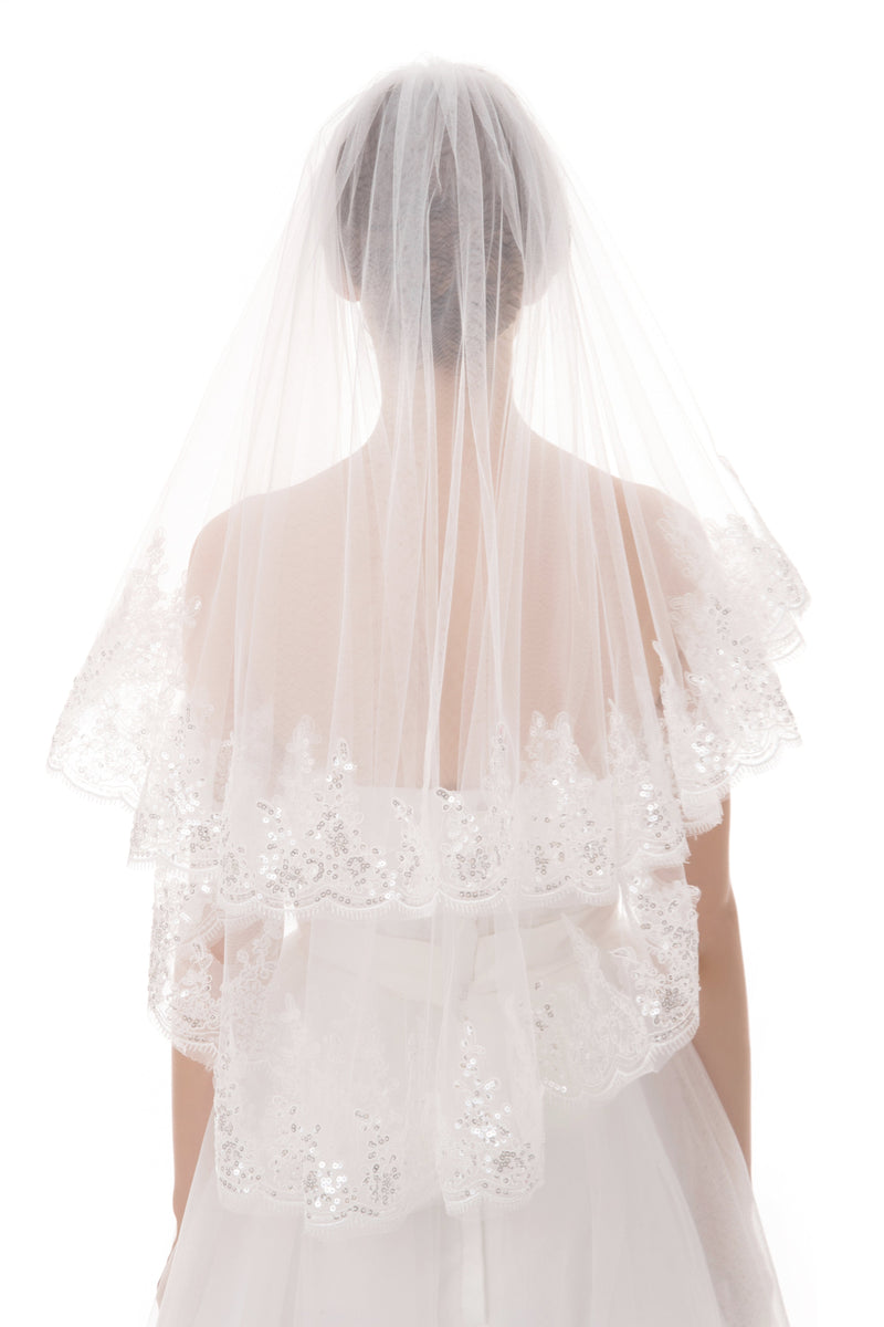 Cora Elegant Short Lace Wedding Veil-stylesnuggle