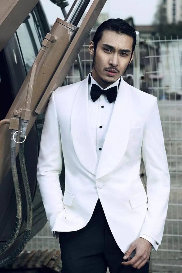 stylesnuggle made this Custom design Shawl Lapel Mens Suits, Two Piece White Tuxedo Mens Suits for Wedding with rush order service. Discover the design of this White Solid Single Breasted Shawl Lapel mens suits cheap for prom, wedding or formal business occasion.