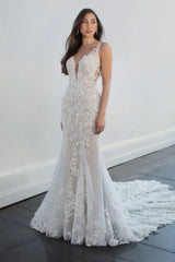 Gorgeous Long Mermaid V-neck Sleeveless Wedding Dresses With Lace-stylesnuggle