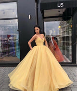 Welcome to stylesnuggle to buy high quality Elegant Ball Gown Strapless sweetheart Floor-Length Prom Party Gowns. stylesnuggle offer you new arrival prom dresses at factory price,  fast delivery worldwide.