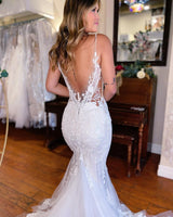 Elegant Long Mermaid V-neck Sleeveless Lace Wedding Dress-stylesnuggle