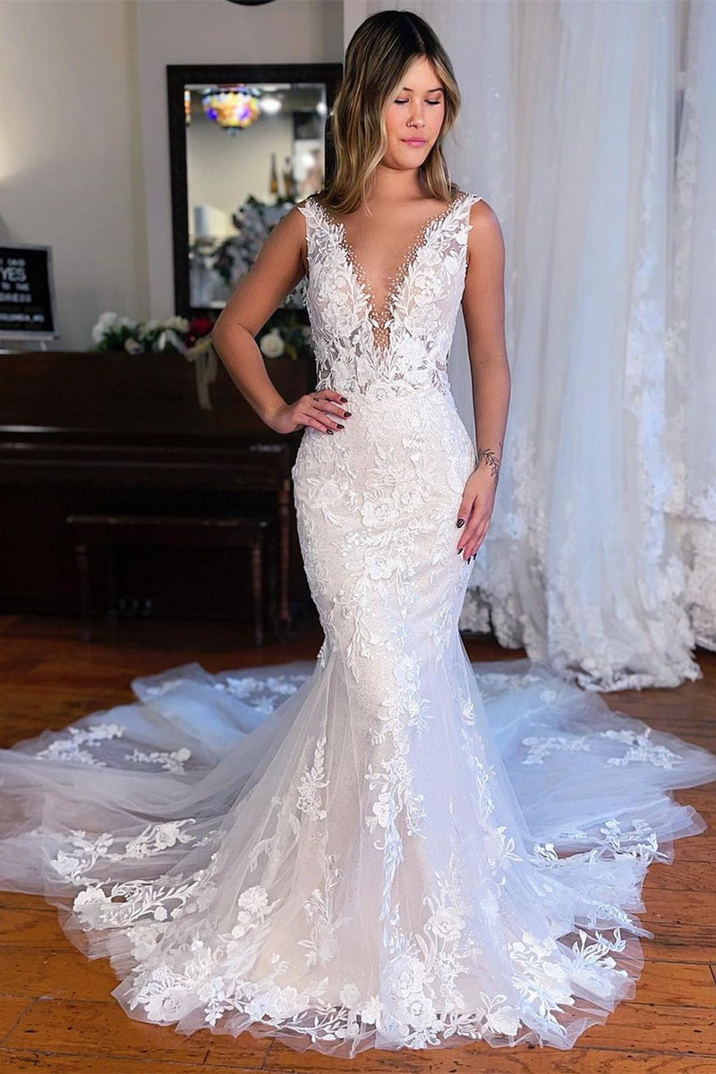 Elegant Long Mermaid V-neck Sleeveless Lace Wedding Dress-stylesnuggle