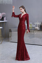 stylesnuggle offers Elegant Sparkle Sequined Burgundy Long Sleeves V-neck Mermaid Long Prom Party Gowns at a cheap price from Prom Dresses, Evening Dresses, Homecoming Dresses, Quinceanera dresses collection. Free Fast shipping on affordable Prom Dresses, Evening Dresses, Homecoming Dresses, Quinceanera dresses On Sale.