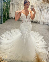 Elegant V-Neck Spaghetti Straps Sleeveless Mermaid Wedding Dress-stylesnuggle