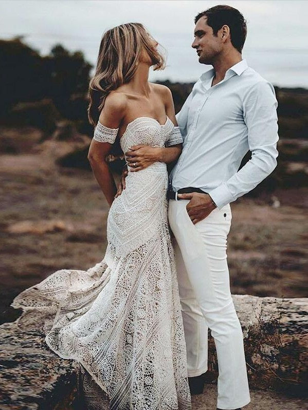 stylesnuggle.com supplies you Elegnat Ivory Strapless Mermaid Lace Beach Wedding Dress Online, shop today to get the discount.