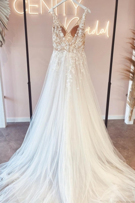 Fabulous Long V-Neck Sleeveless Lace Backless Wedding Dresses Online-stylesnuggle