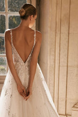 Fabulous Spaghetti-Straps Sleeveless Long Lace Wedding Dresses Online-stylesnuggle