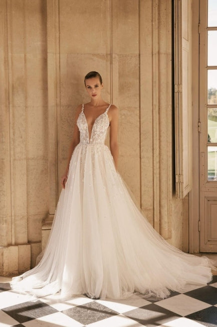 Fabulous Spaghetti-Straps Sleeveless Long Lace Wedding Dresses Online-stylesnuggle