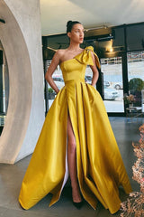 Glorious One Shoulder Yellow Prom Dress Split Long With Pockets-stylesnuggle