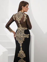 Luxury Evening Dresses Embroidered Beaded Queen Anneneck Long Sleeve Formal Gowns With Cloak