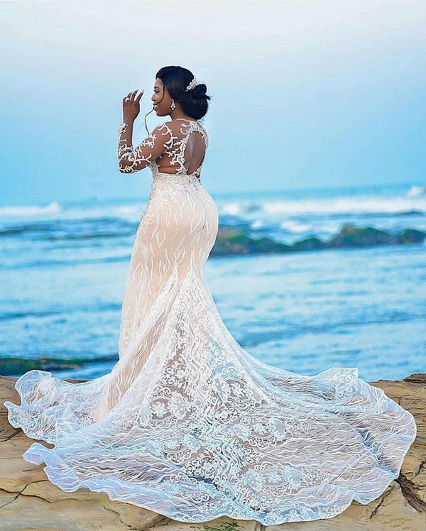 Looking for a special dress at stylesnuggle.com,Mermaid style, and Amazing Lace work? We meet all your need with this Classic Lace Appliques Mermaid Wedding Dress.