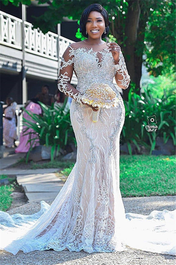 Looking for a special dress at stylesnuggle.com,Mermaid style, and Amazing Lace work? We meet all your need with this Classic Lace Appliques Mermaid Wedding Dress.