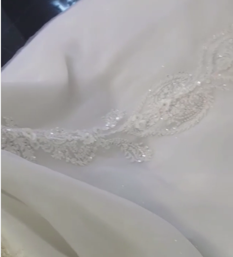 Do not know where to get your wedding dress for big day? Check out this Luxurious Off-the-Shoulder Mermaid Wedding Dresses at stylesnuggle, fast delivery worldwide.