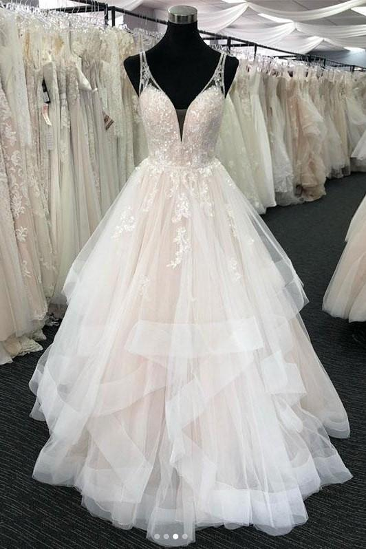 Luxurious lace Princess Wedding Dress With Ruffles-stylesnuggle