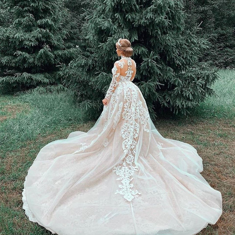 stylesnuggle.com supplies you Luxurious Sweetheart Lace Tulle Mermaid Spring Wedding Dress at reasonable price. Fast delivery worldwide. 