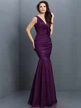 Charming Mermaid V-neck Hand-Made Flower Sleeveless Long Taffeta Bridesmaid Dresses