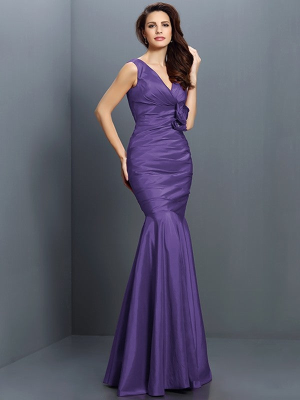 Charming Mermaid V-neck Hand-Made Flower Sleeveless Long Taffeta Bridesmaid Dresses