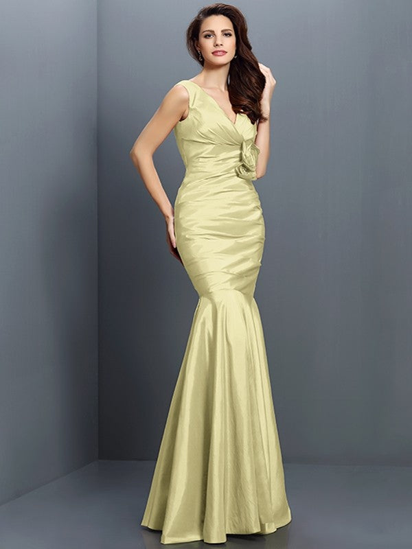 Charming Mermaid V-neck Hand-Made Flower Sleeveless Long Taffeta Bridesmaid Dresses