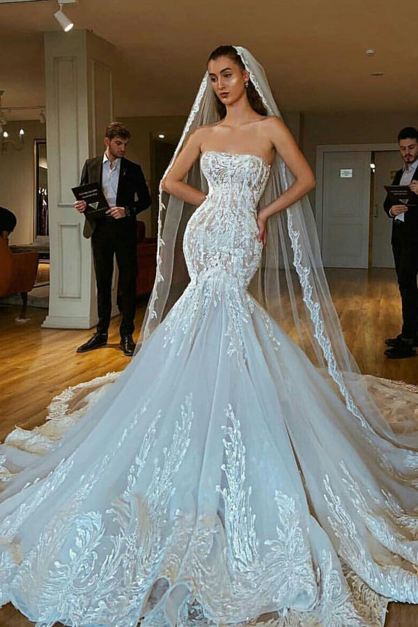 Mermaid Strapless Chapel Train Tulle Lace Applique Backless Wedding Dress-stylesnuggle