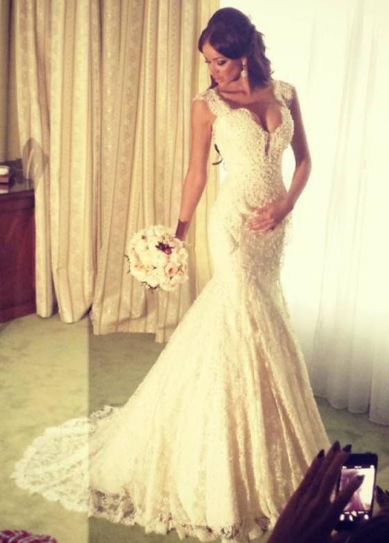 stylesnuggle custom made this wedding dresses, sparkly wedding dress, Bridal Gowns in high quality at factory price, offer extra discount and make you the most beautiful one in the party.