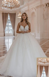 Modern Spaghetti-Straps Sleeveless Ball Gown Lace Wedding Dresses Online-stylesnuggle