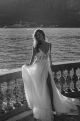 Modern Spaghetti-Straps Sleeveless Long Lace Wedding Dresses Online-stylesnuggle