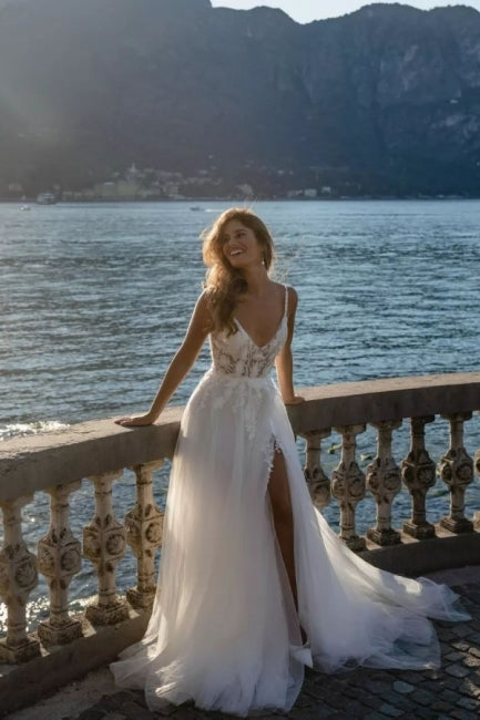 Modern Spaghetti-Straps Sleeveless Long Lace Wedding Dresses Online-stylesnuggle