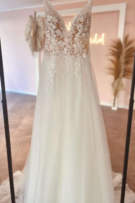 Modern Sweetheart Long V-Neck Sleeveless Lace Wedding Dresses Online-stylesnuggle